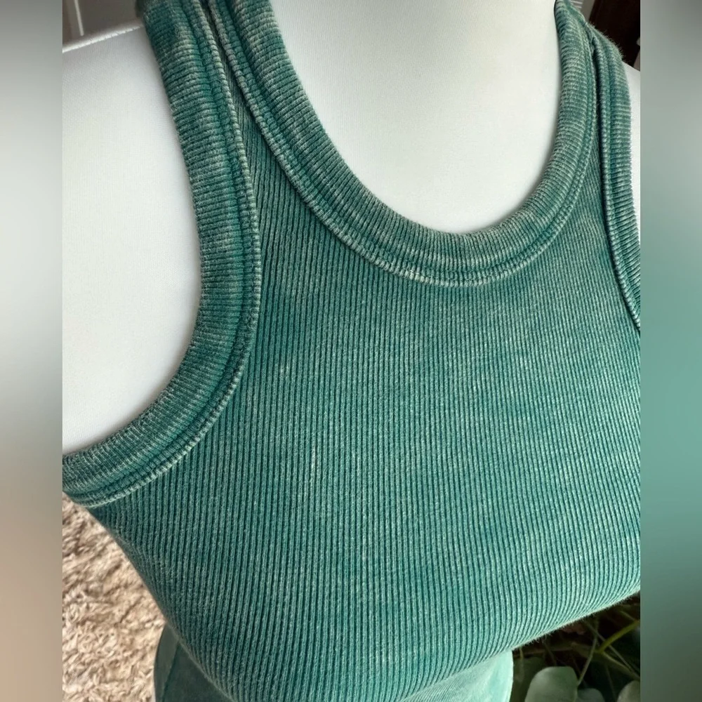 Lulu's Teal Green Ribbed Racerback Tank Top Size Small - Picture 2 of 8